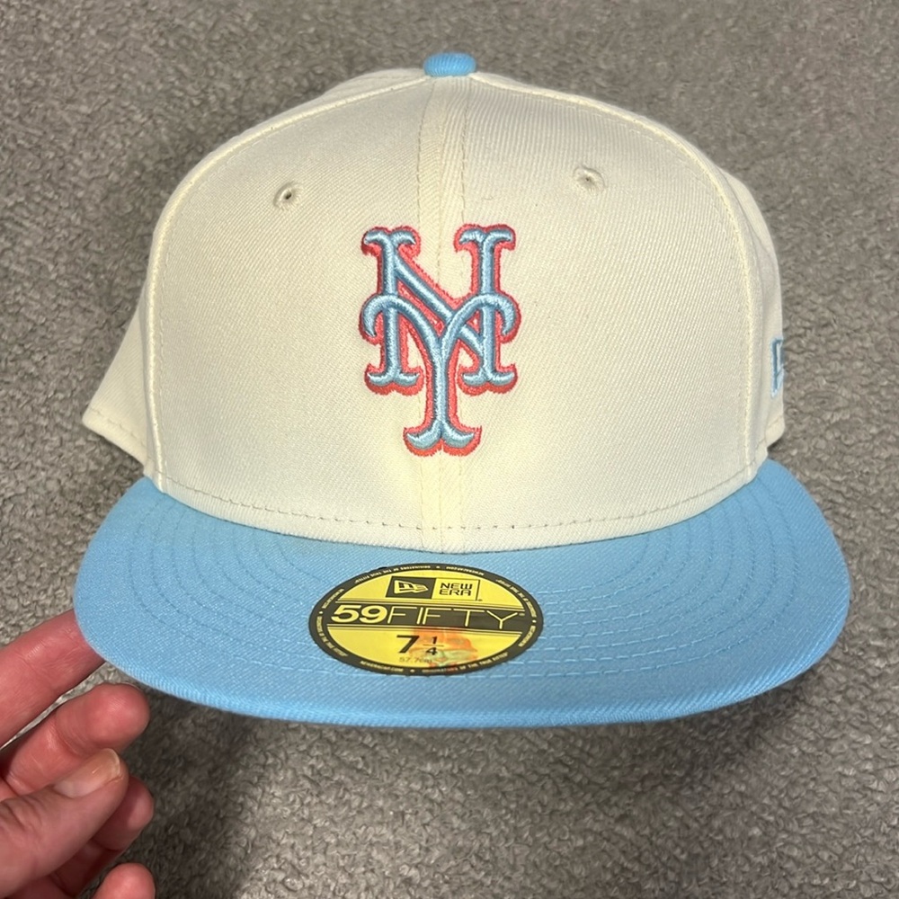 New Era Cap NY Mets Light Blue Pink Straight Brim 7 1/4 NWT